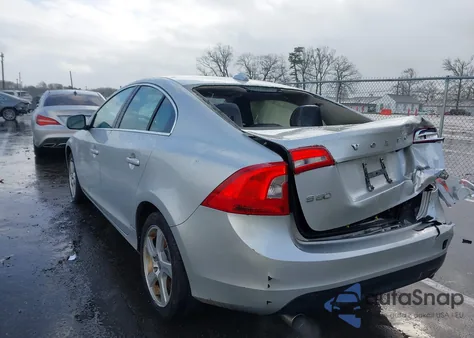 2012 Volvo S60 T5 из США, поврежденный, VIN YV1622FS6C2037467